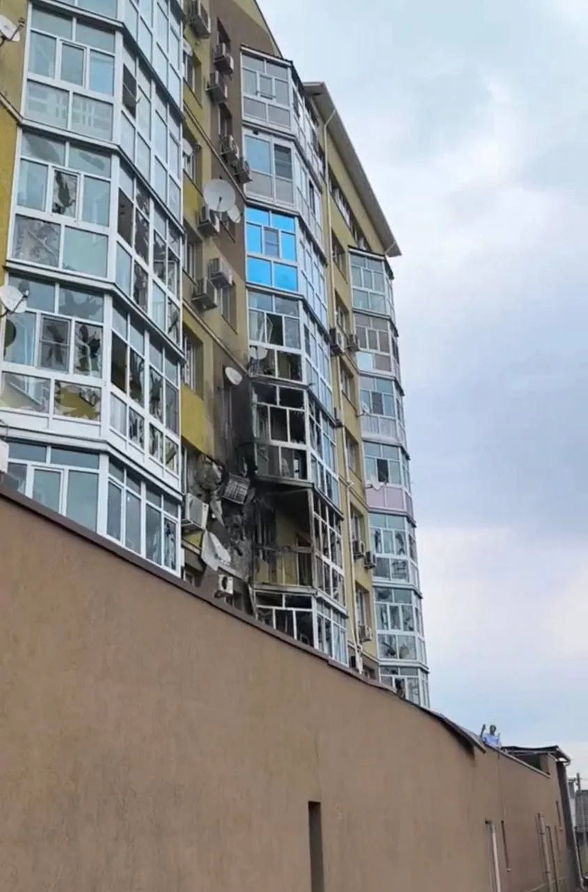 Людей з будинку евакуювали Людей з будинку евакуювали