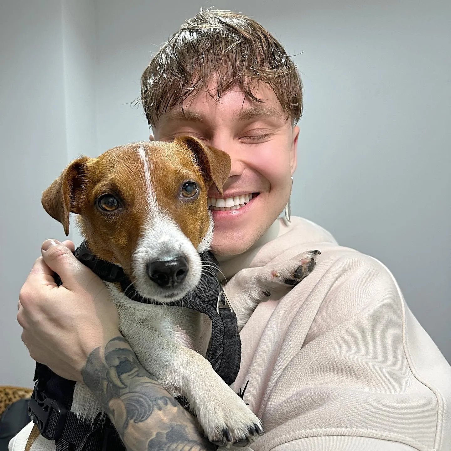 Артем Пивоварів та пес Патрон