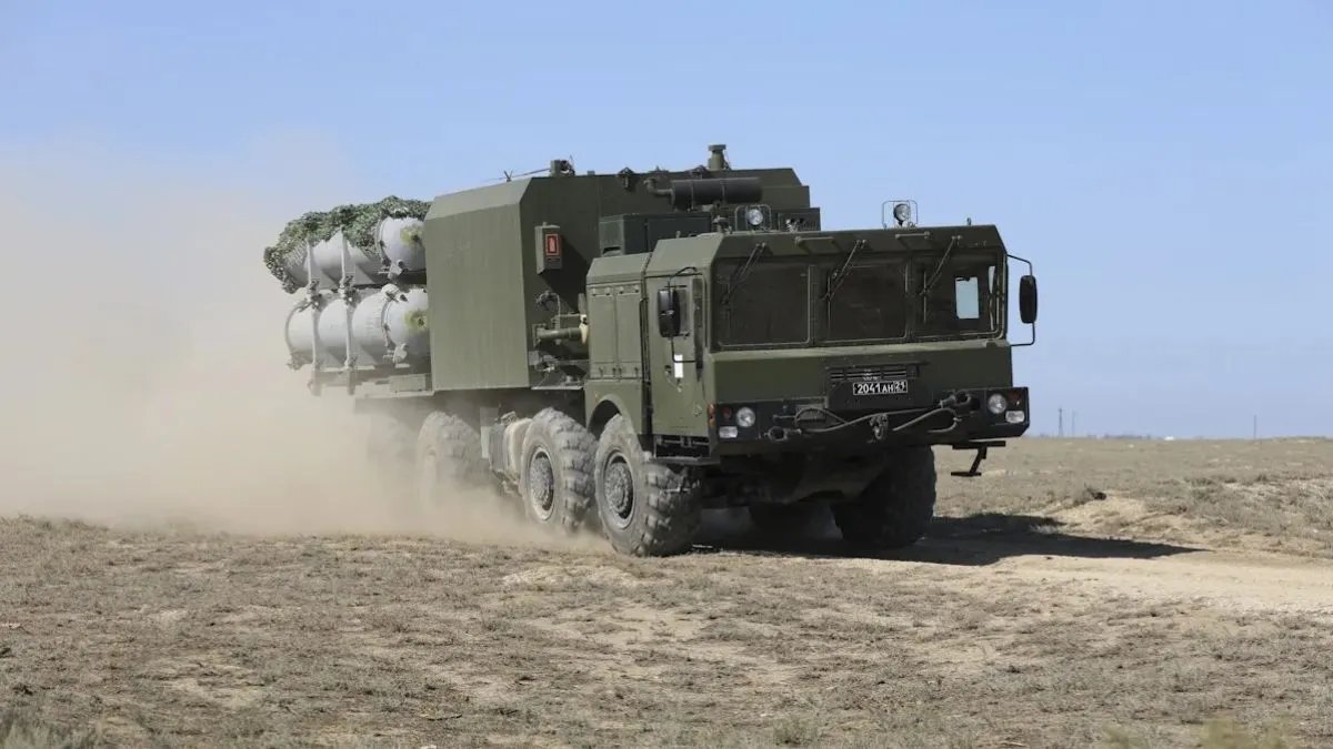 Ракетний комплекс "Бал" при переміщенні