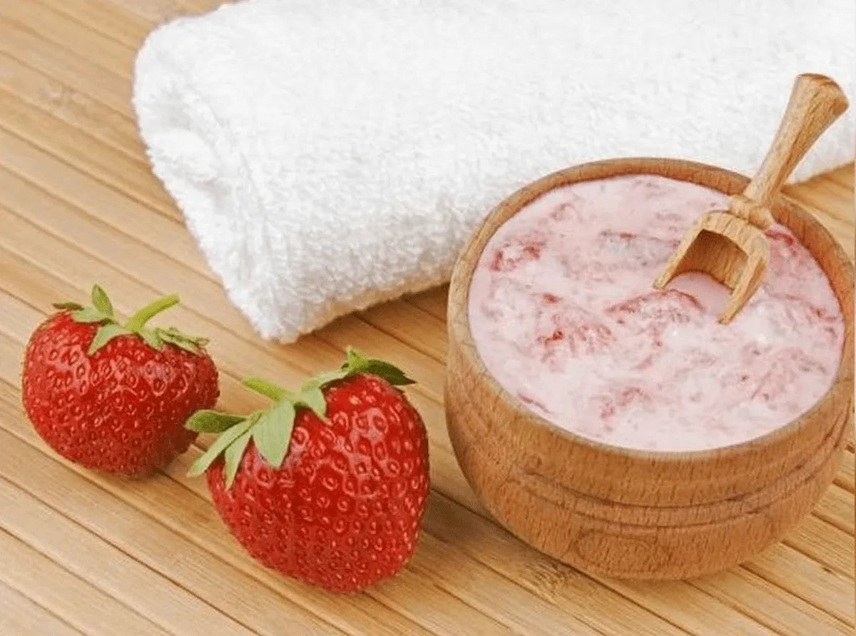 Також пюре зі свіжих ягід використовують у разі обгорання на сонці.