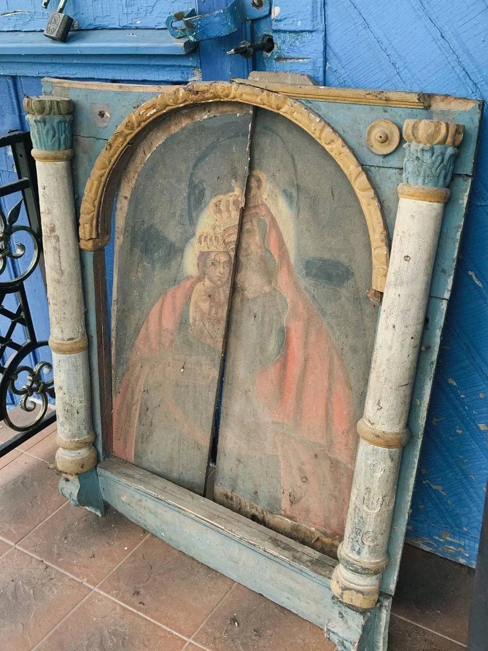 На горищі старого волинського храму знайшли унікальну 300-річну ікону На горищі старого волинського храму знайшли унікальну 300-річну ікону