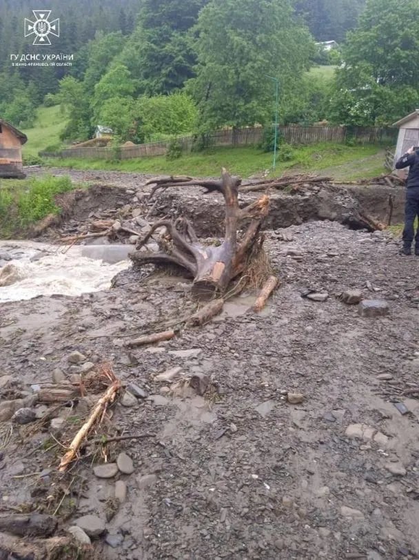 Проїзд до будинків ускладнений