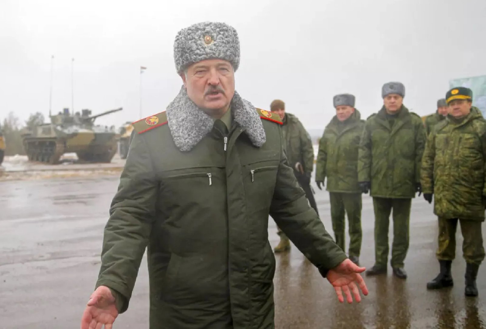 Лукашенко у формі