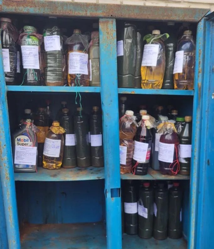 Для збільшення октанового числа до сировини додавали розчинники невідомого походження