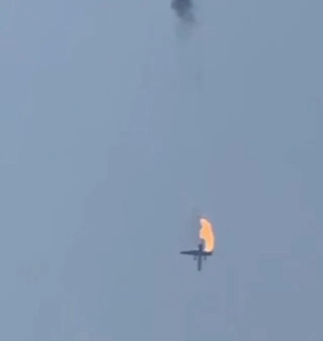 Фото нібито збитого літака