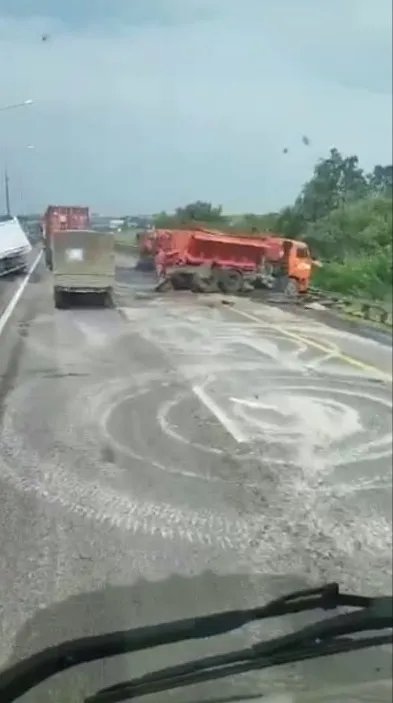 Літак путіна зник з радарів, РДК закликає до дій на фоні бунту Пригожина, а росіяни скуповують квитки за кордон - онлайн подій в росії 1