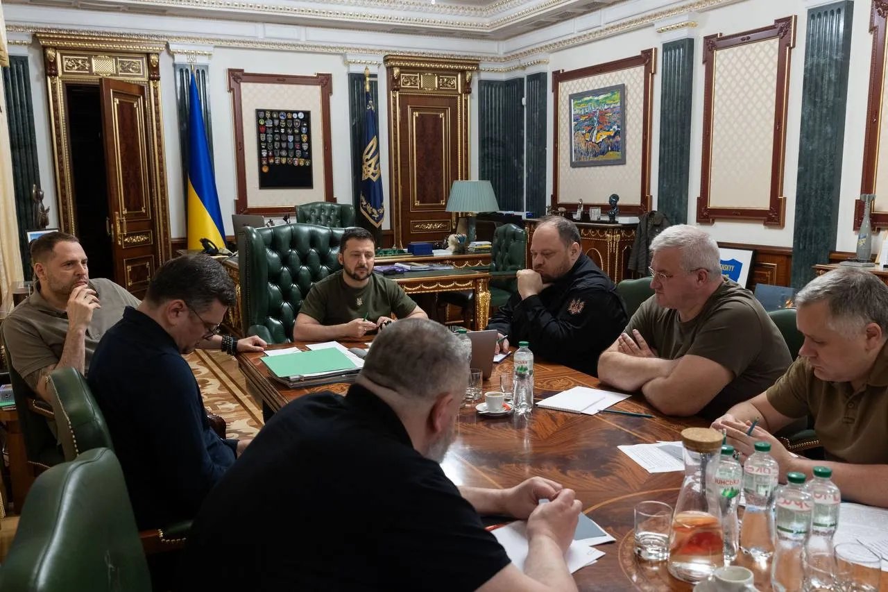 Зеленський з командою