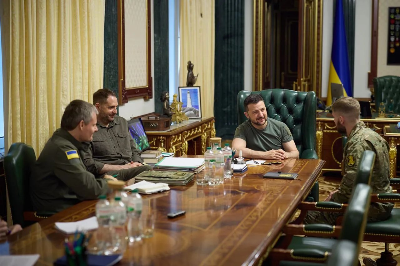 Зеленский встретился с мастер-сержантом