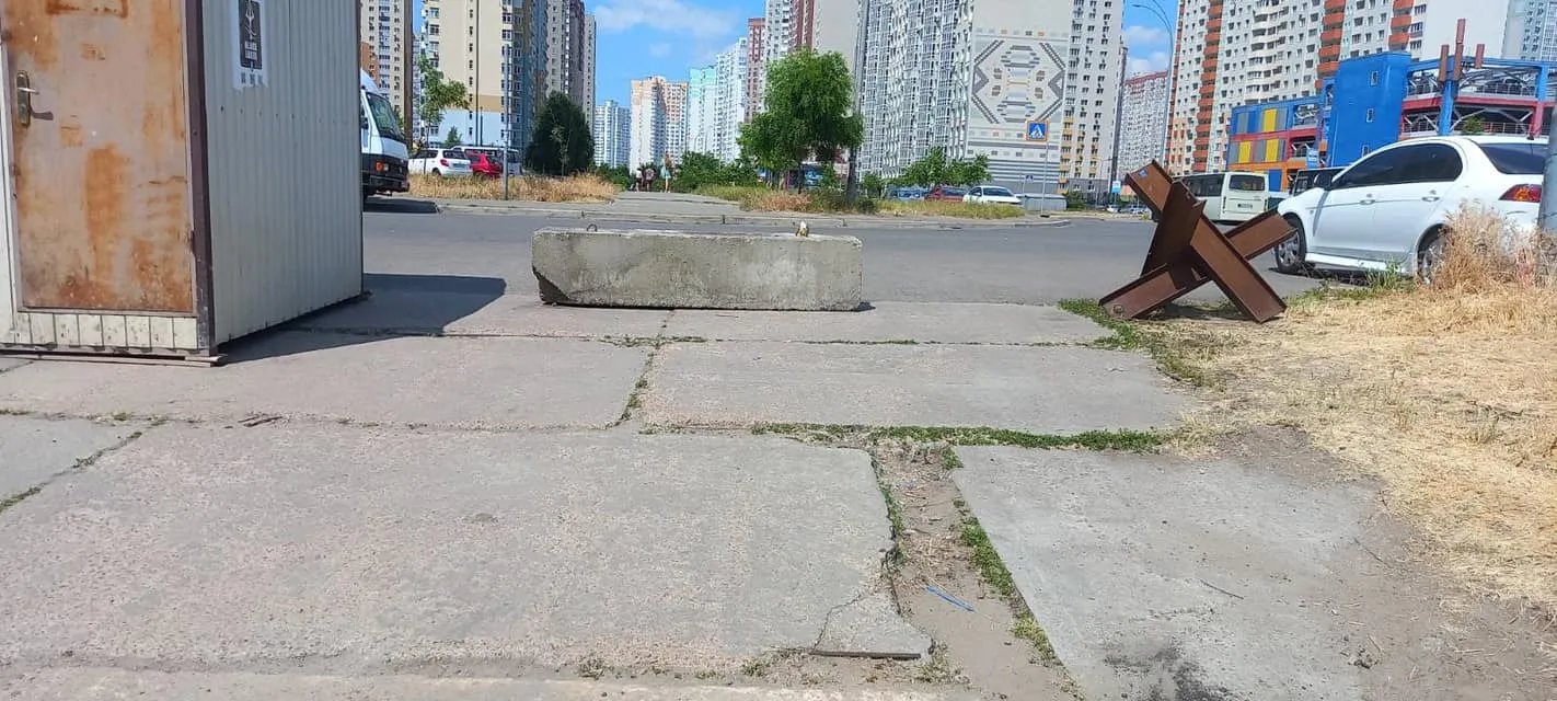Замість екопарку. У Києві на Осокорках почали будувати ЖК біля озер 2