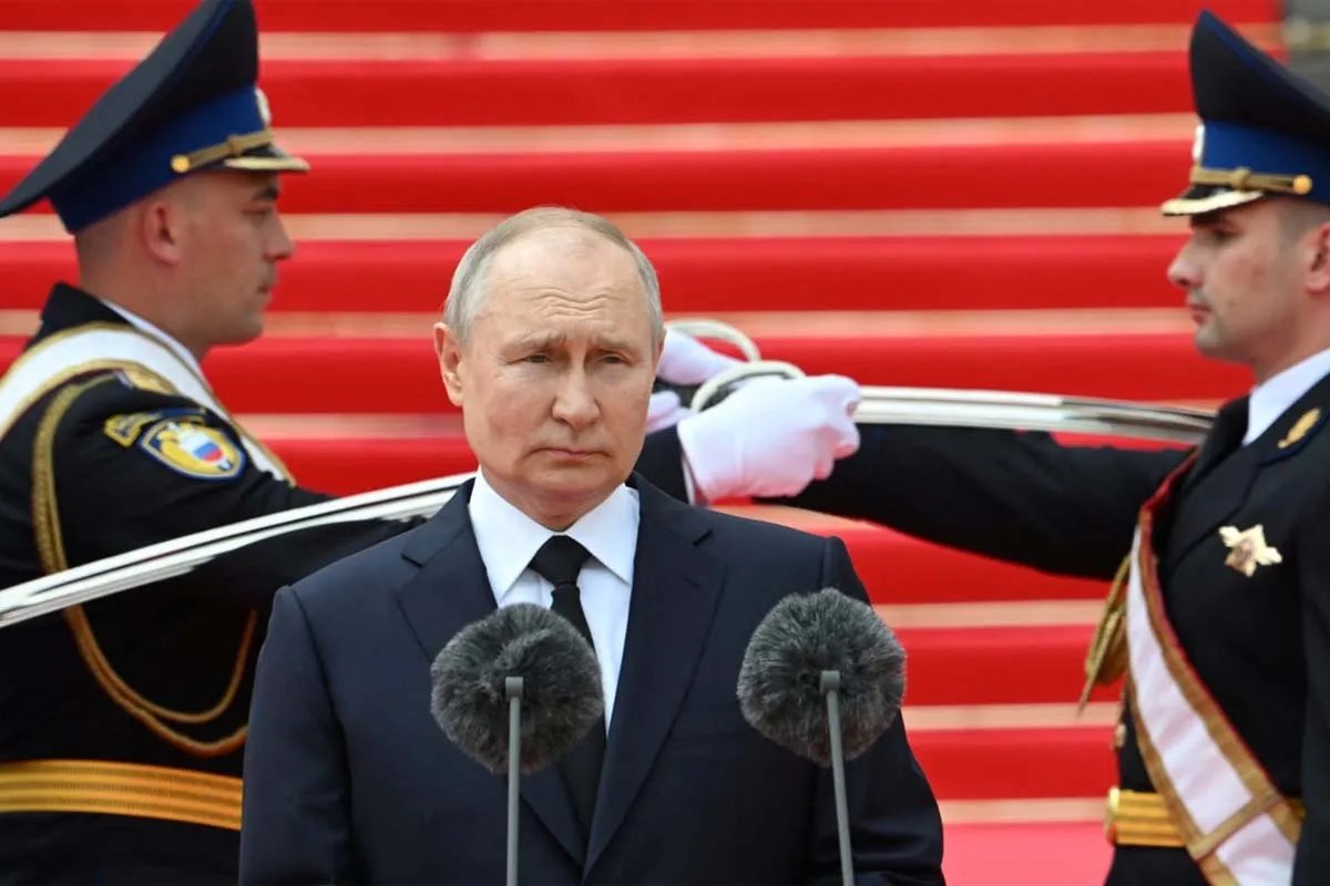 Путин оправдывается Путин оправдывается
