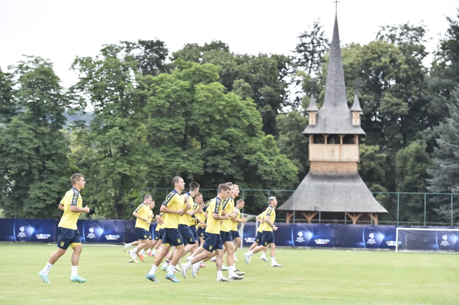 Пробежка в живописном месте (Фото: Федерация футбола Украины)