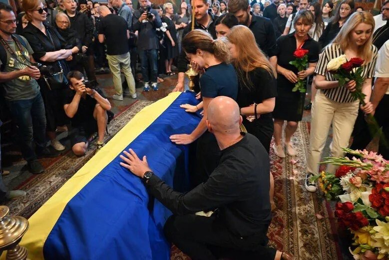 Близькі Вікторії прощаються з нею, фото з відкритих джерел