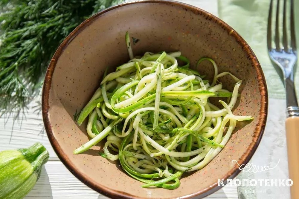 Клопотенко дав простий рецепт лапші з цукіні, що готується за 7 хвилин