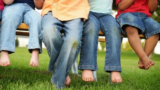 Вино, трава і ягоди: як випрати складні плями з улюблених речей? 1