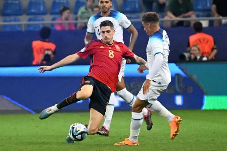 Агресивна та динамічна гра точилася з перших хвилин. Фото - УЄФА