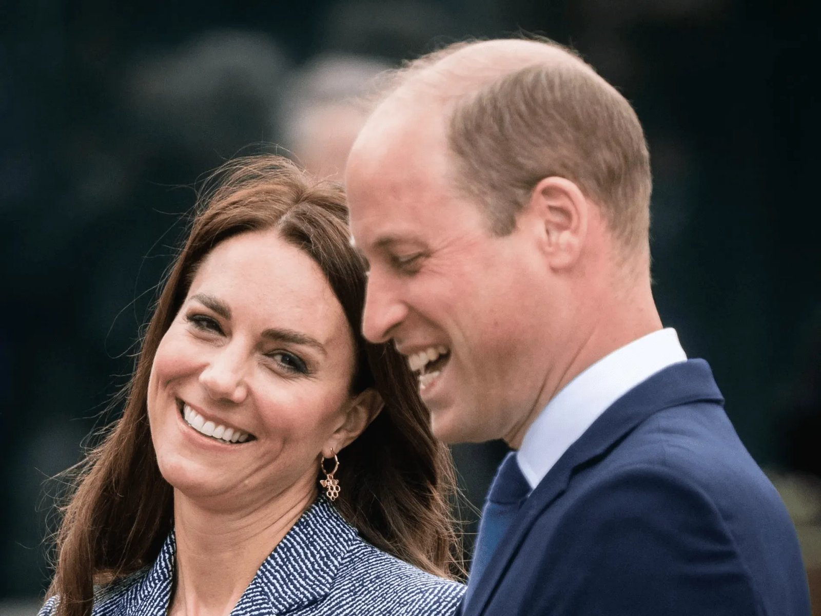 Уильям продвигает вперед монархию