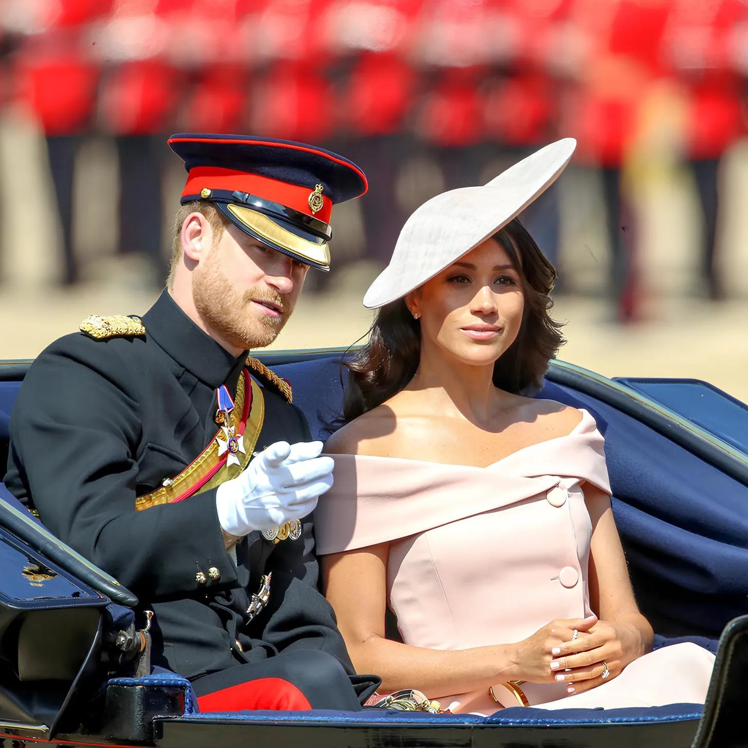 Мег пыталась осовременить моду королевского двора Великобритании - ей это не слишком удалось