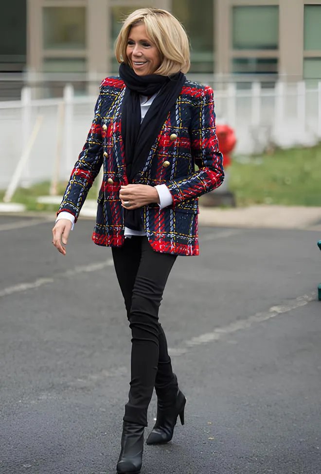 Леді Макрон часто на високих підборах