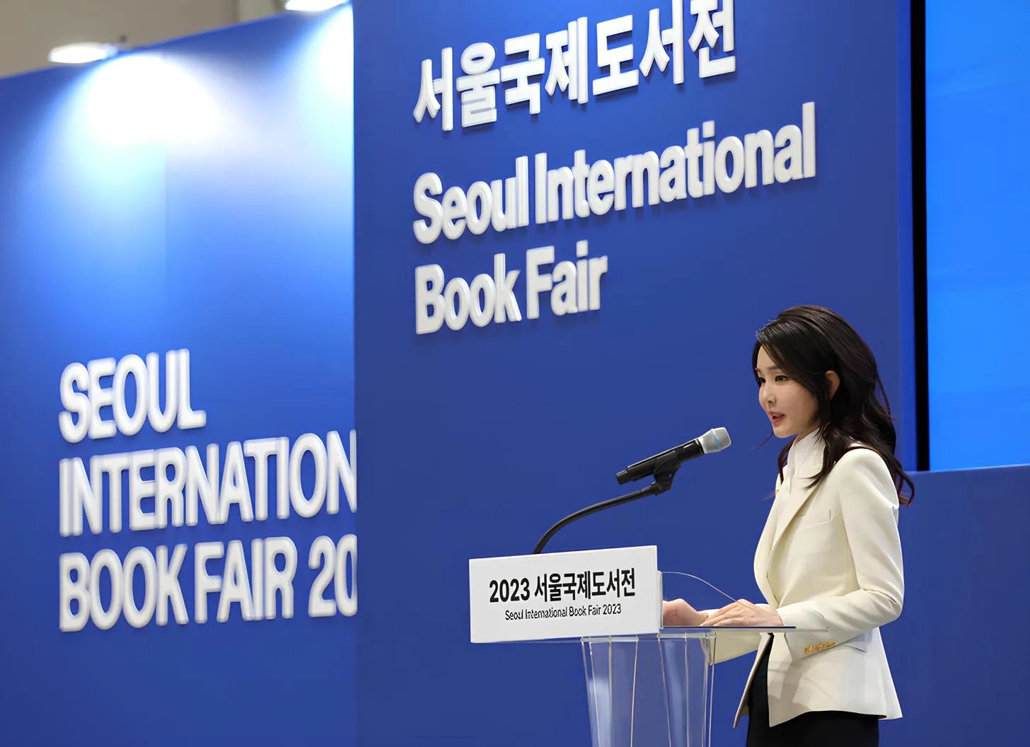 Мадонна с ее Instagram-масками отдыхает!