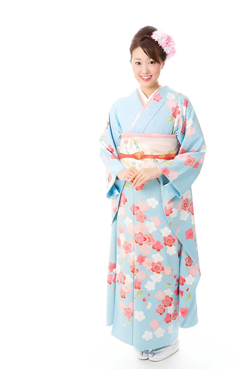 Кімоно підперізується та має рукави кльош вкороченої довжини
