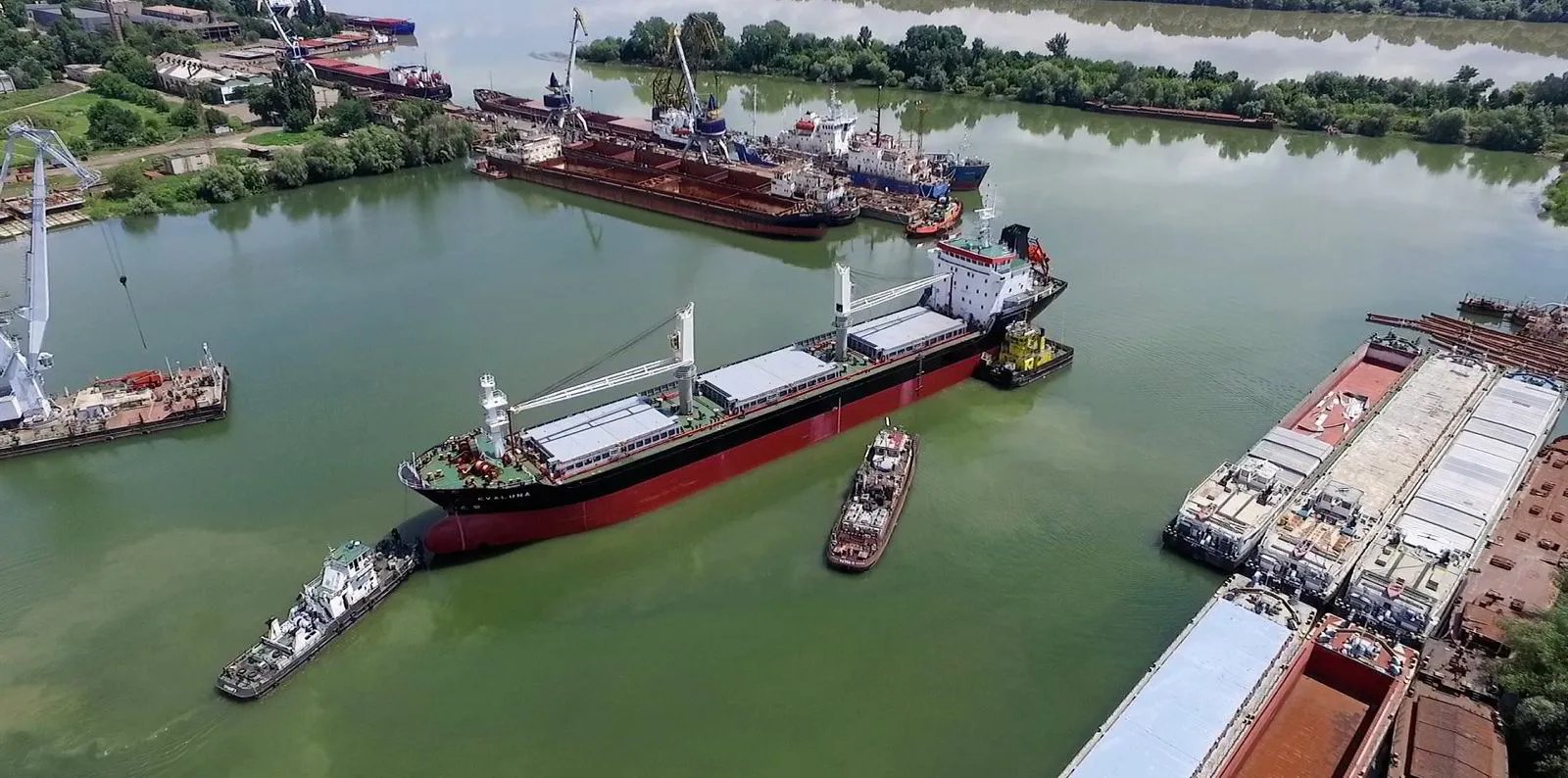 Судна на Дунаї Судна на Дунаї