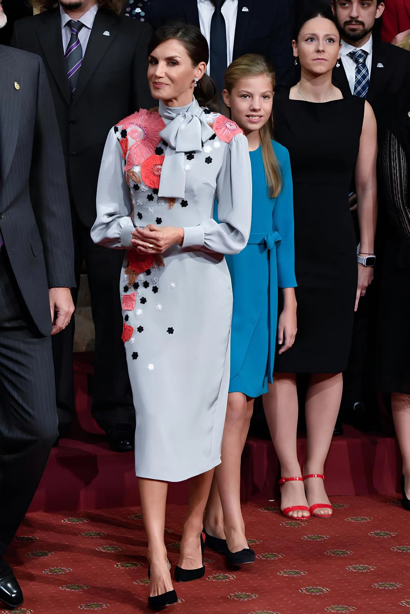 Розшита квітами сукня вписується як в іспанську, так і в українську традицію національного костюму 