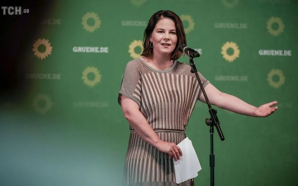 Анналена є співголовою німецької політсили "Союз 90/Зелені"