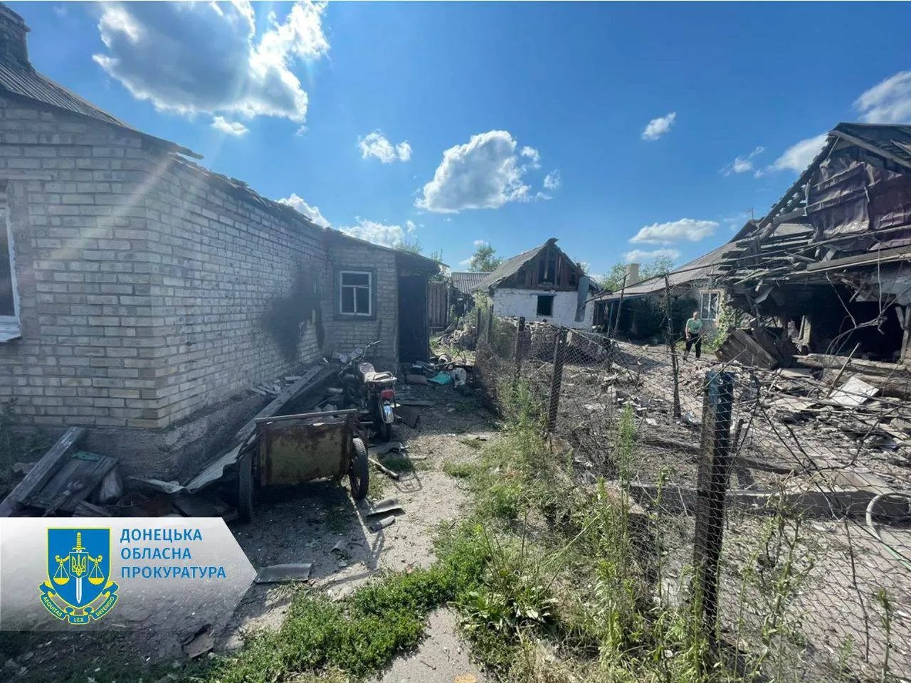 Обстрел Торецкая в Донецкой области: россияне убили двоих детей и ранили женщину 1