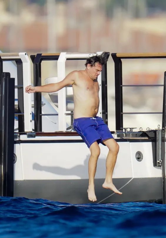 Актор Леонардо Ді Капріо на відпочинку у Франції