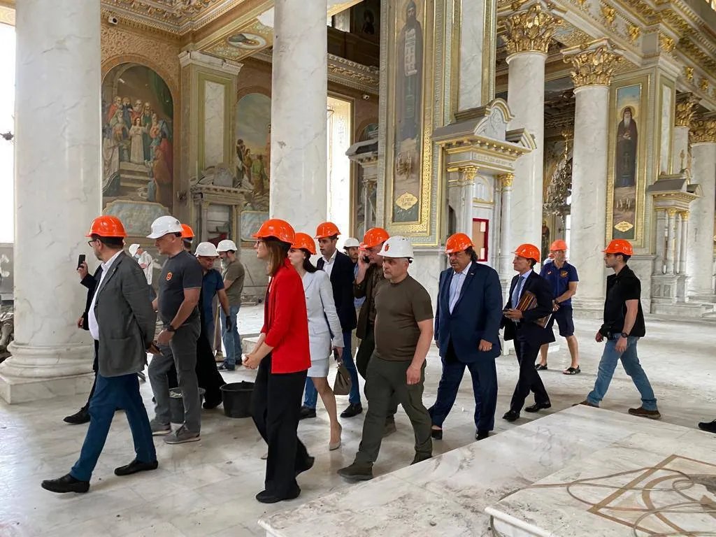 Делегація з Італії відвідала зруйнований собор