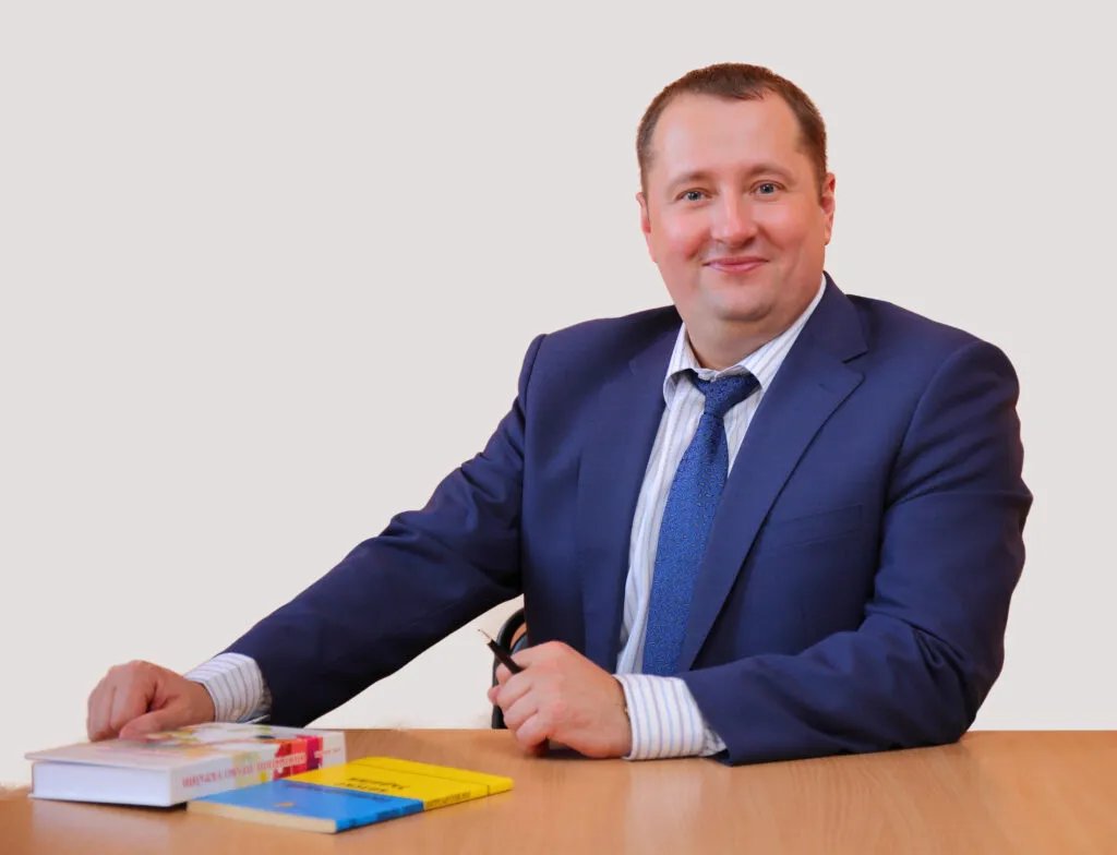 Андрій Апаров Андрій Апаров