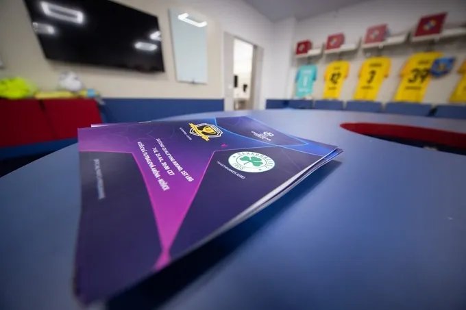 Як виглядає роздягальня "спортклубівців"