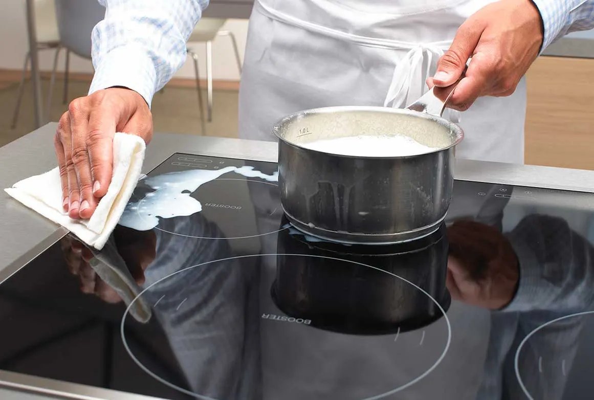 Потрібно відразу ж пляму усунути