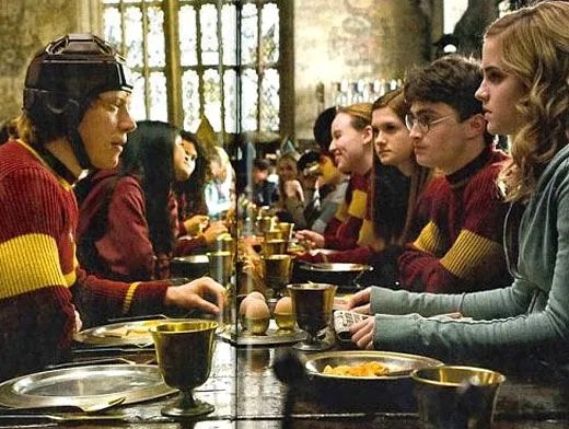 Завтрак в Хогвартсе