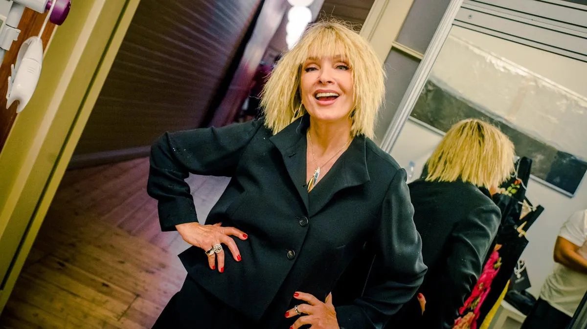 Лайма Вайкуле активно поддерживает Украину.