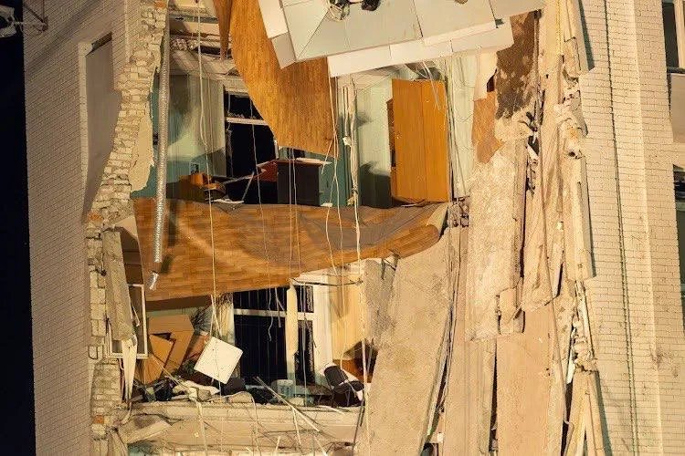 У Дніпрі пролунали потужні вибухи: росіяни влучили по житловим будинкам у центрі міста, є постраждалі. Оновлюється 3