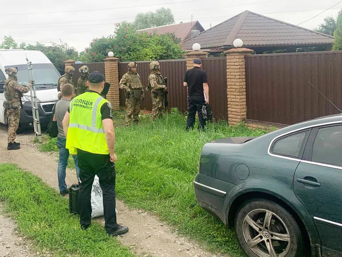 Подозреваемого задержали в его загородном доме