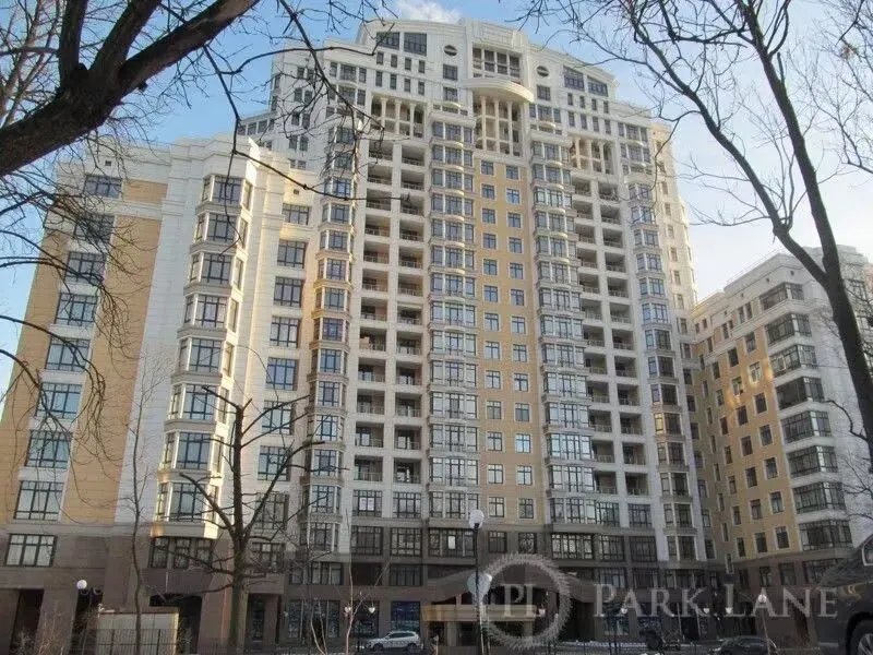 Квартира расположена в доме Грушевского, где имеет жилье президент Зеленский Квартира размещена в доме на Грушевского, где имеет жилье президент Зеленский