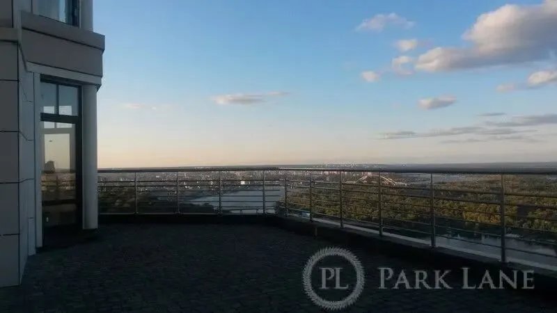 Размеры террасы тоже впечатляют Размеры террасы тоже впечатляют