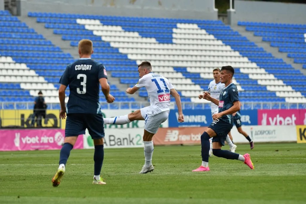 Динамо розпочало сезон з розгрому