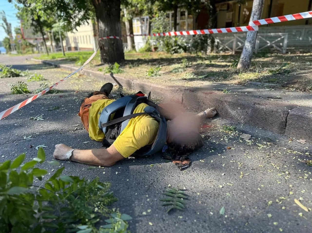 Один з загиблих у Херсоні Один з загиблих у Херсоні