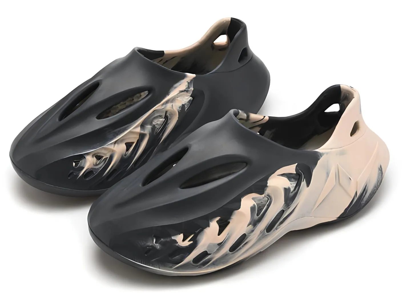 Объемная подошва подчеркивает хрупкость женских икр. Правда стоимость схожих моделей стартует от нескольких тысяч гривен