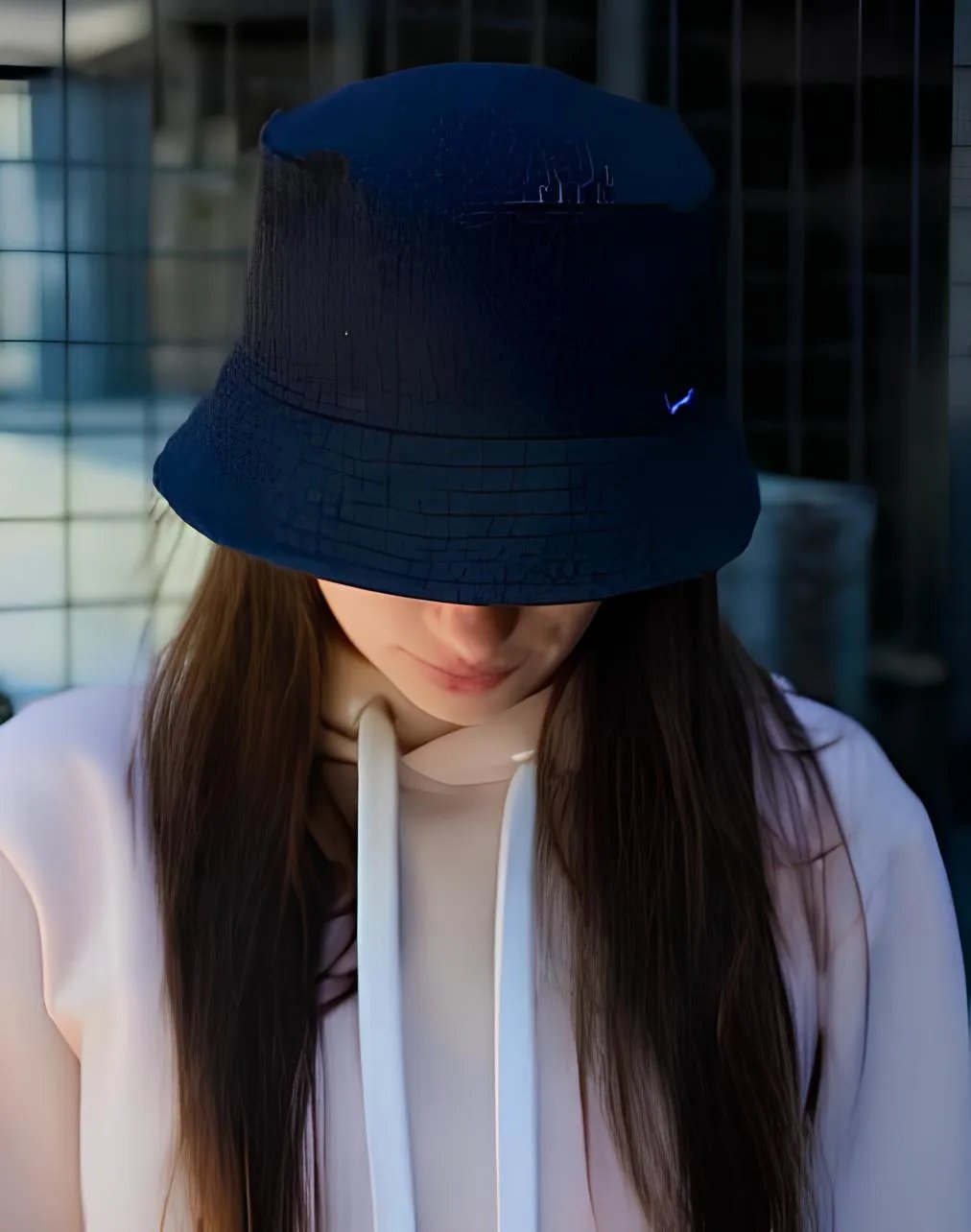 Коштує така унісекс-панама в районі двох-трьох сотень гривень