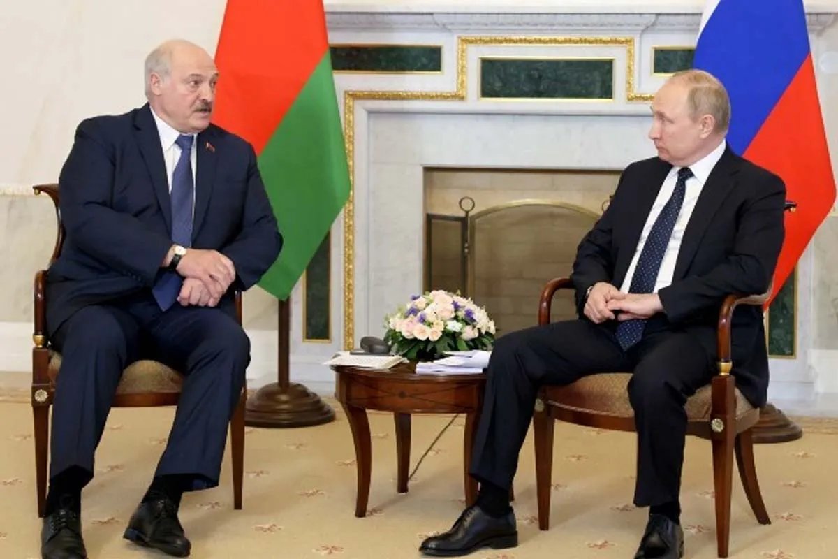 Путін та Лукашенко Путін та Лукашенко