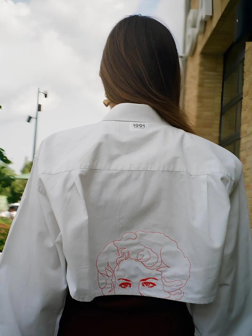 Актуальні речі з цікавими принтами та оверсайз моделі