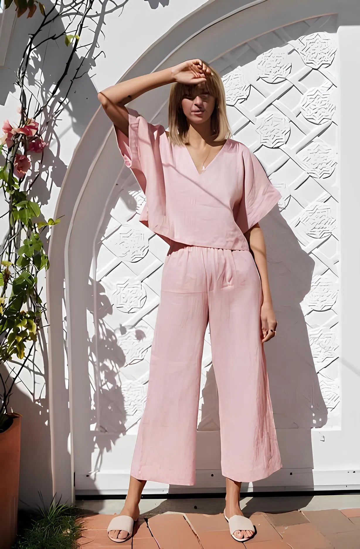 Лляні костюми є незамінним елементом літнього гардеробу