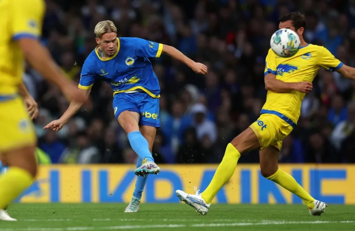 Михаил Мудрик вышел на поле и несколько раз оказался в центре внимания