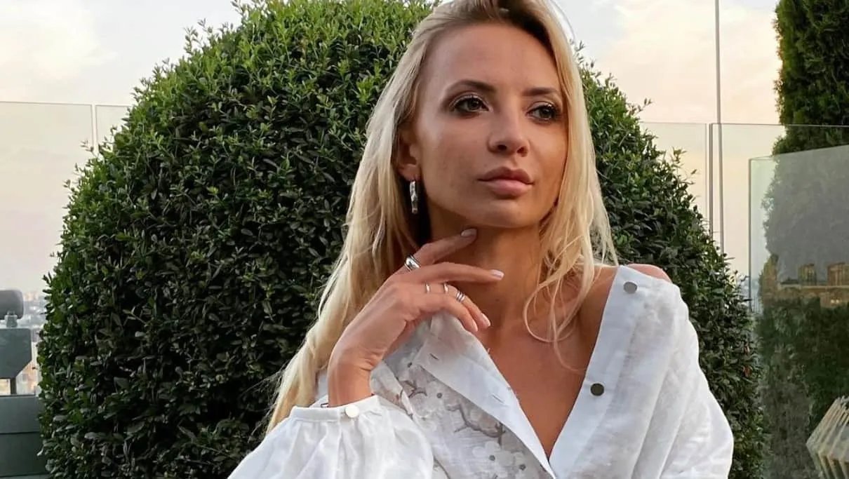 "Впервые покраснело и уши горели".