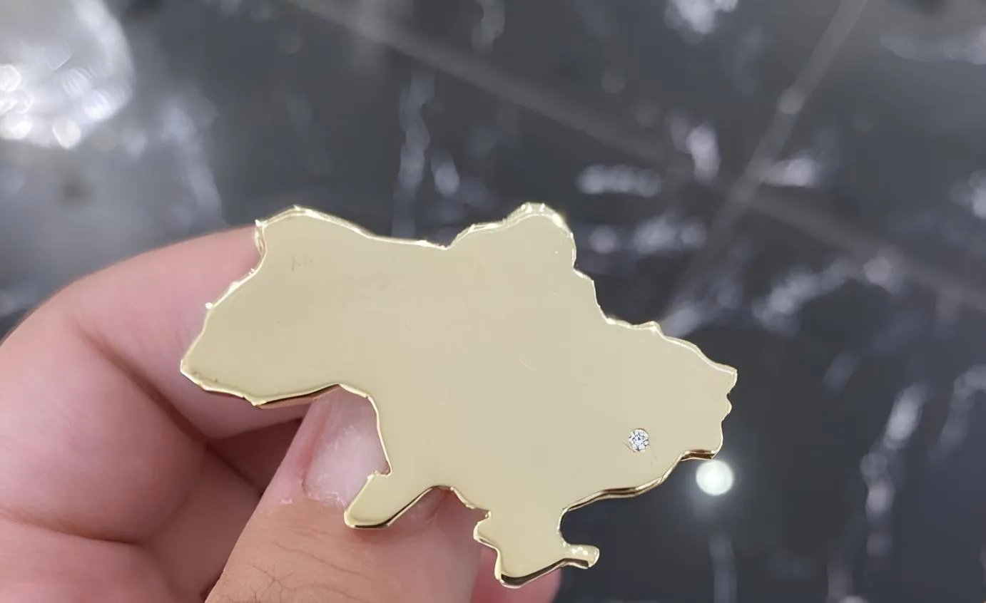 Авторка виробу - власниця українського бренду GASANOVA - родом з Донбасу