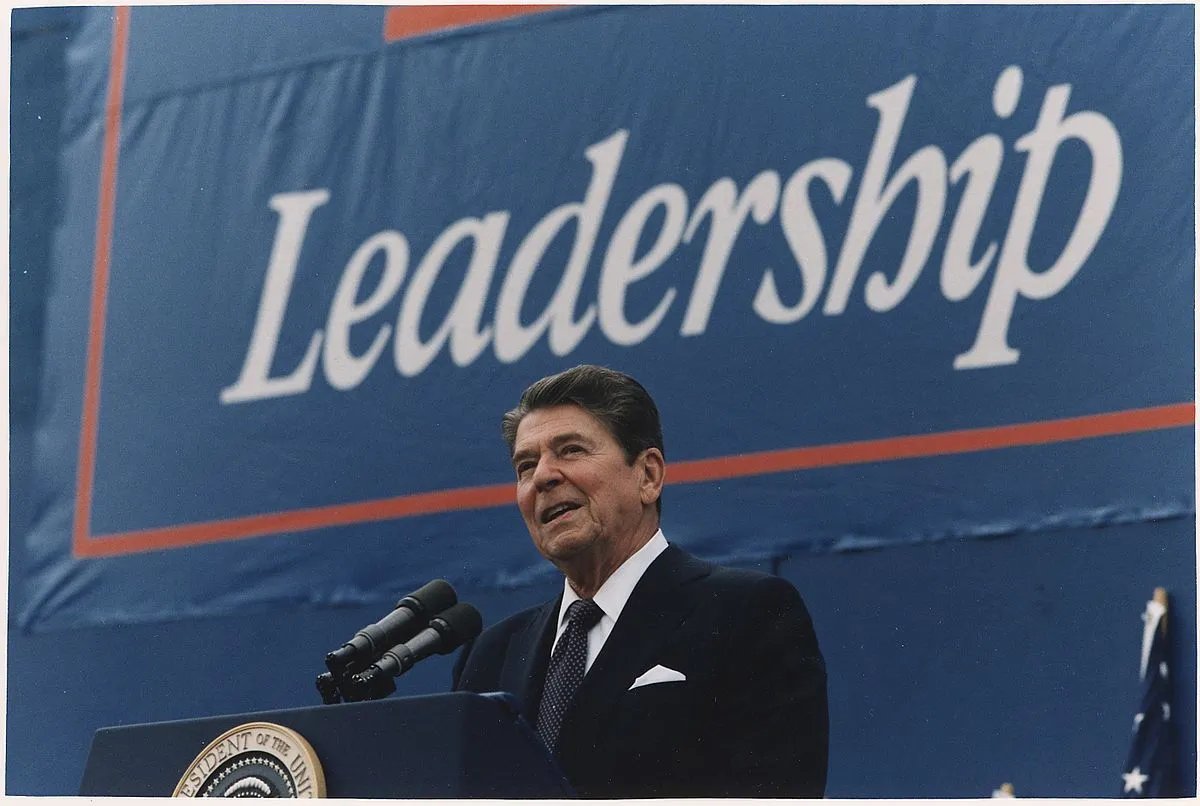 Шутка Рейгана стала достоянием общественности